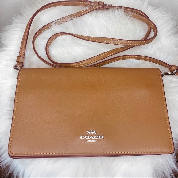 ❌SOLD❌ Coach Leather Crossbody Bag (with dust bag) - Picture 2 of 9